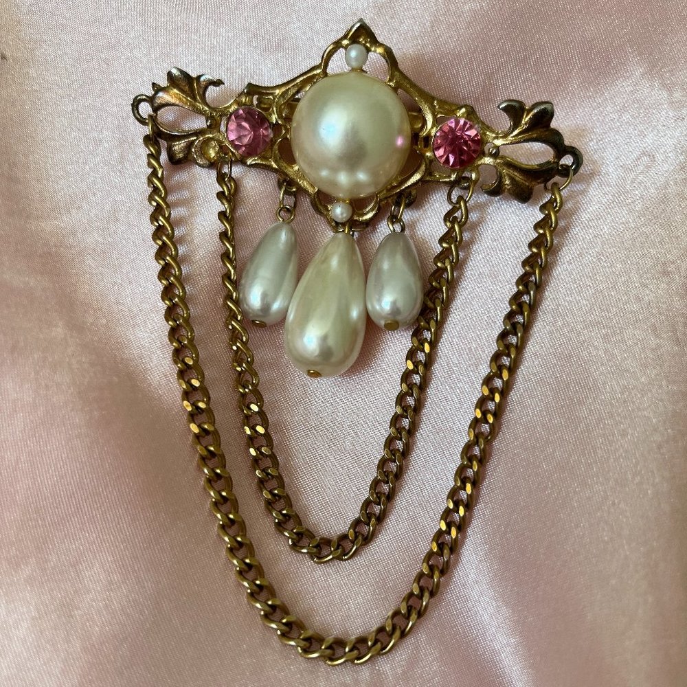 Beautiful Victorian Style Collar Brooch